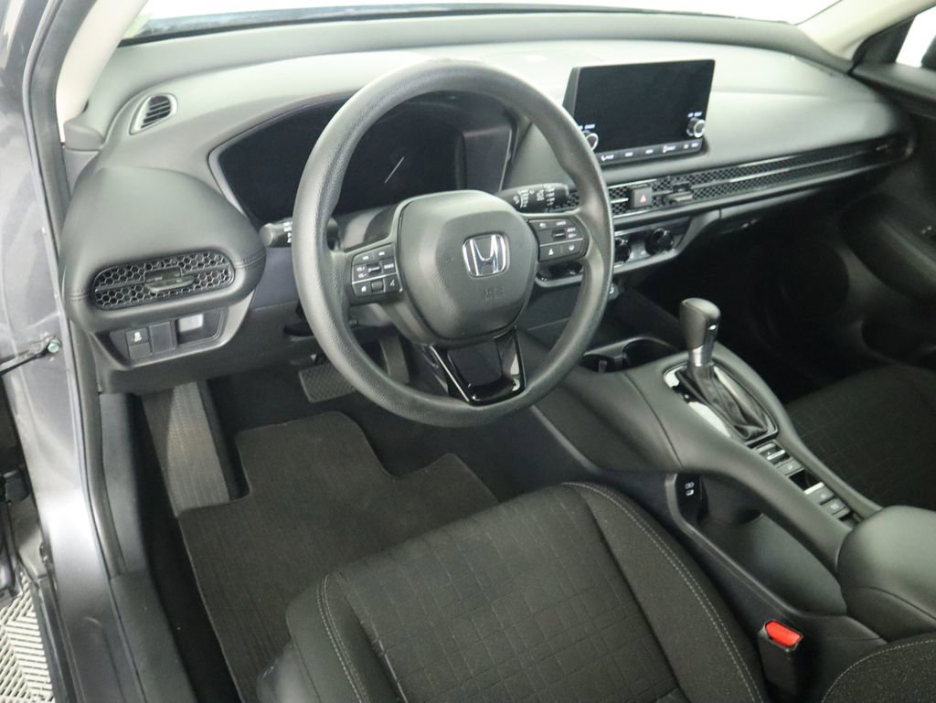 Used 2024 Honda HR-V LX image 9