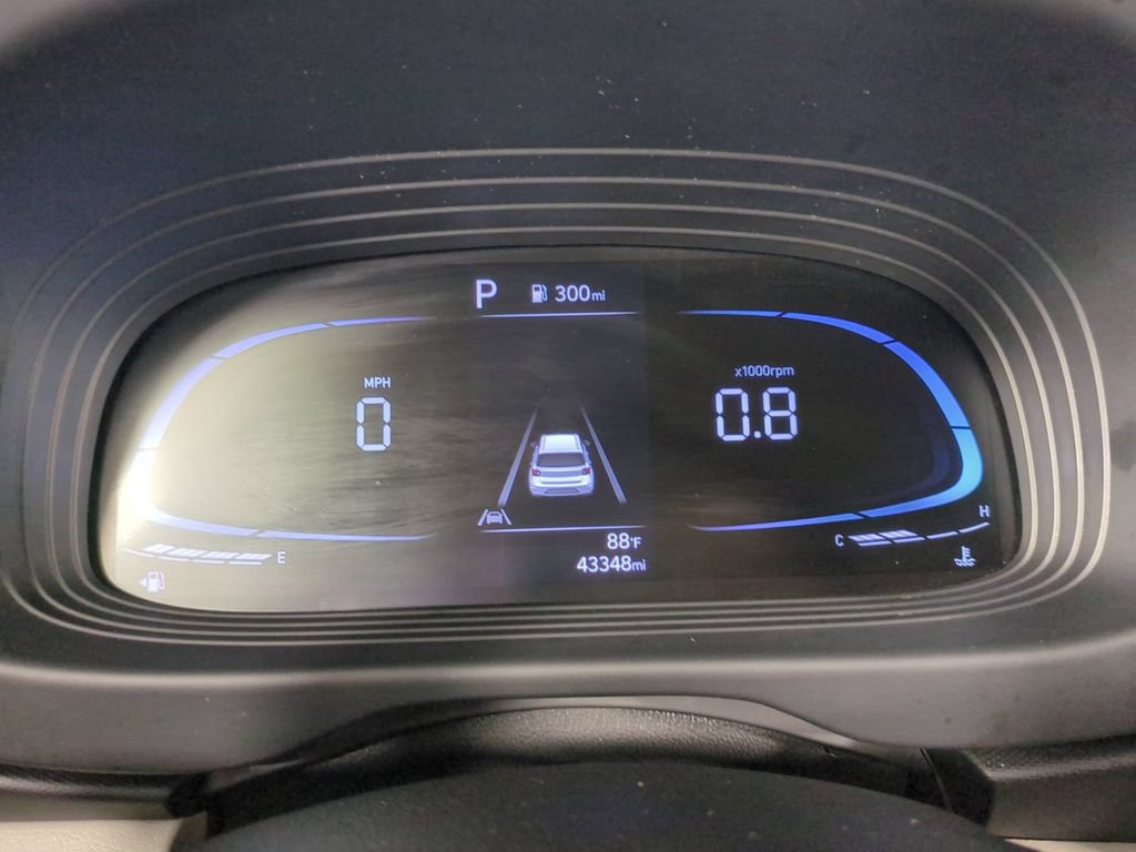 Used 2025 Hyundai Venue SEL FWD image 43