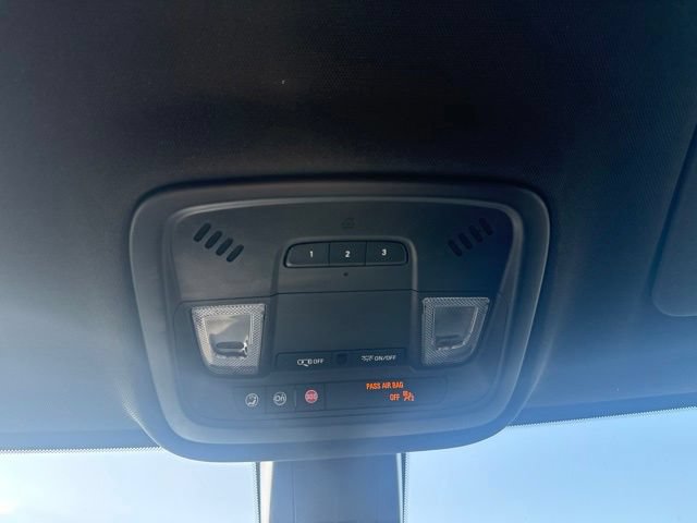 Used 2022 Chevrolet Traverse LT AWD/4WD image 21