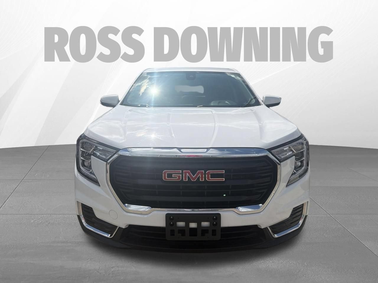 Used 2024 GMC Terrain SLE FWD image 2