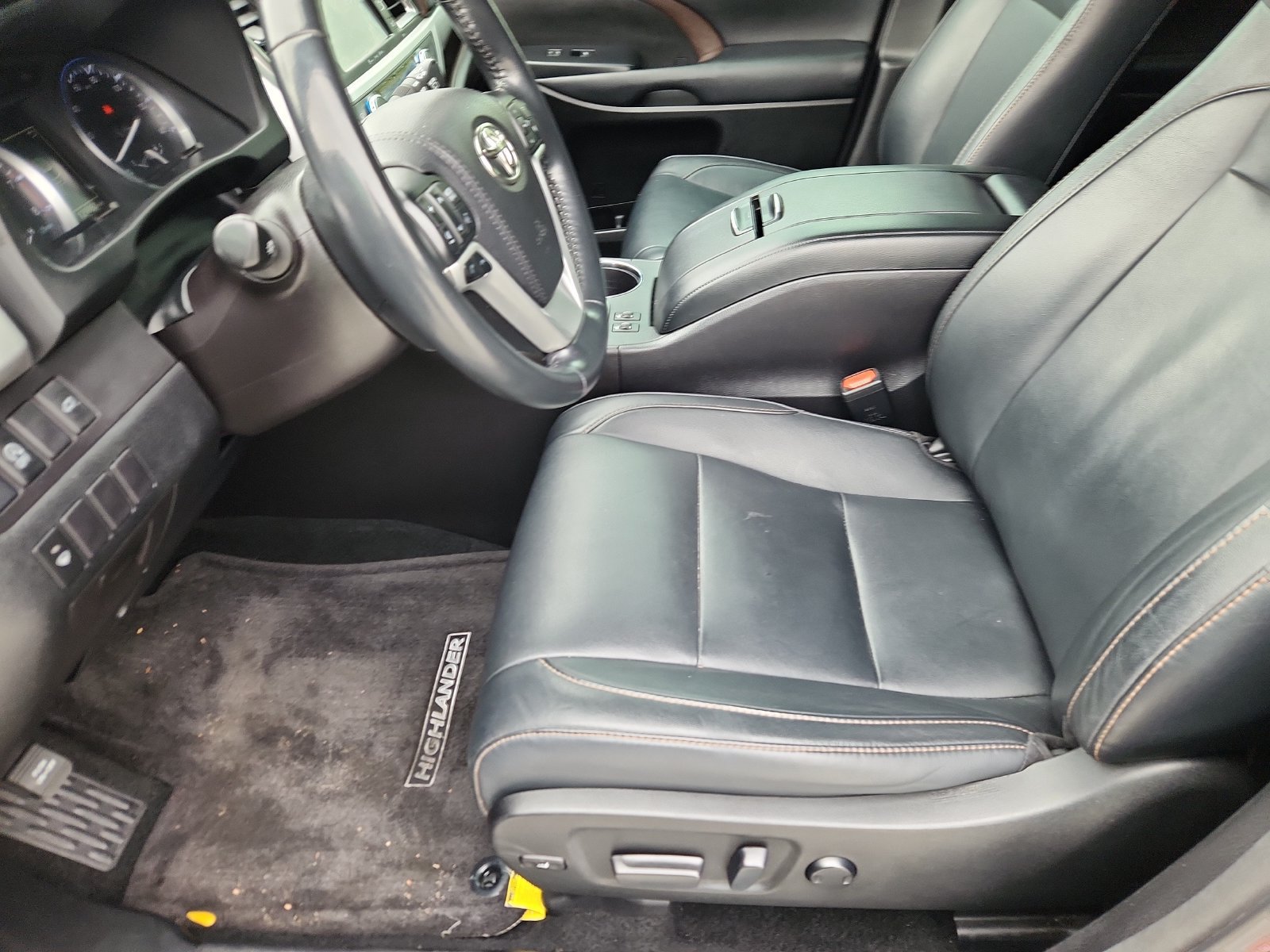 Used 2018 Toyota Highlander XLE FWD image 10