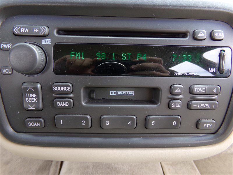 Used 2003 Cadillac De Ville Sedan w/ Comfort & Convenience Package image 51