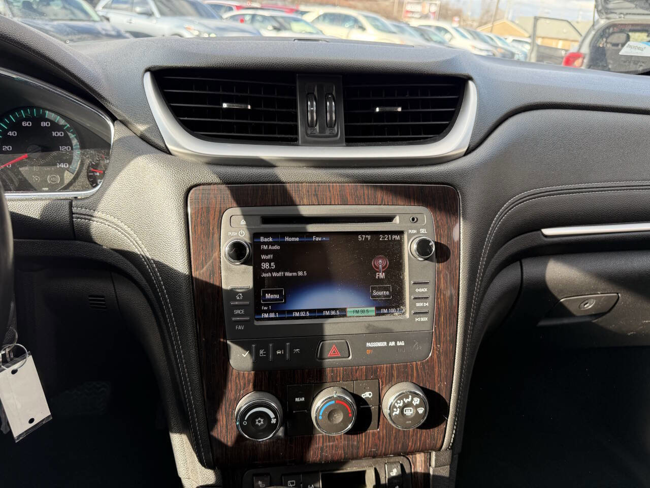 Used 2015 Chevrolet Traverse LT AWD/4WD image 23