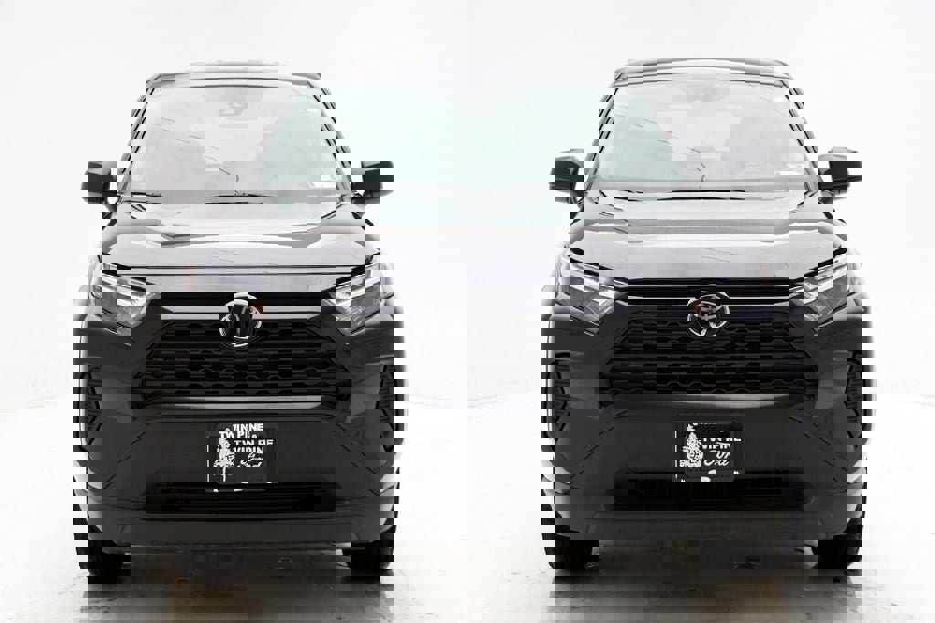 Used 2024 Toyota RAV4 LE image 4