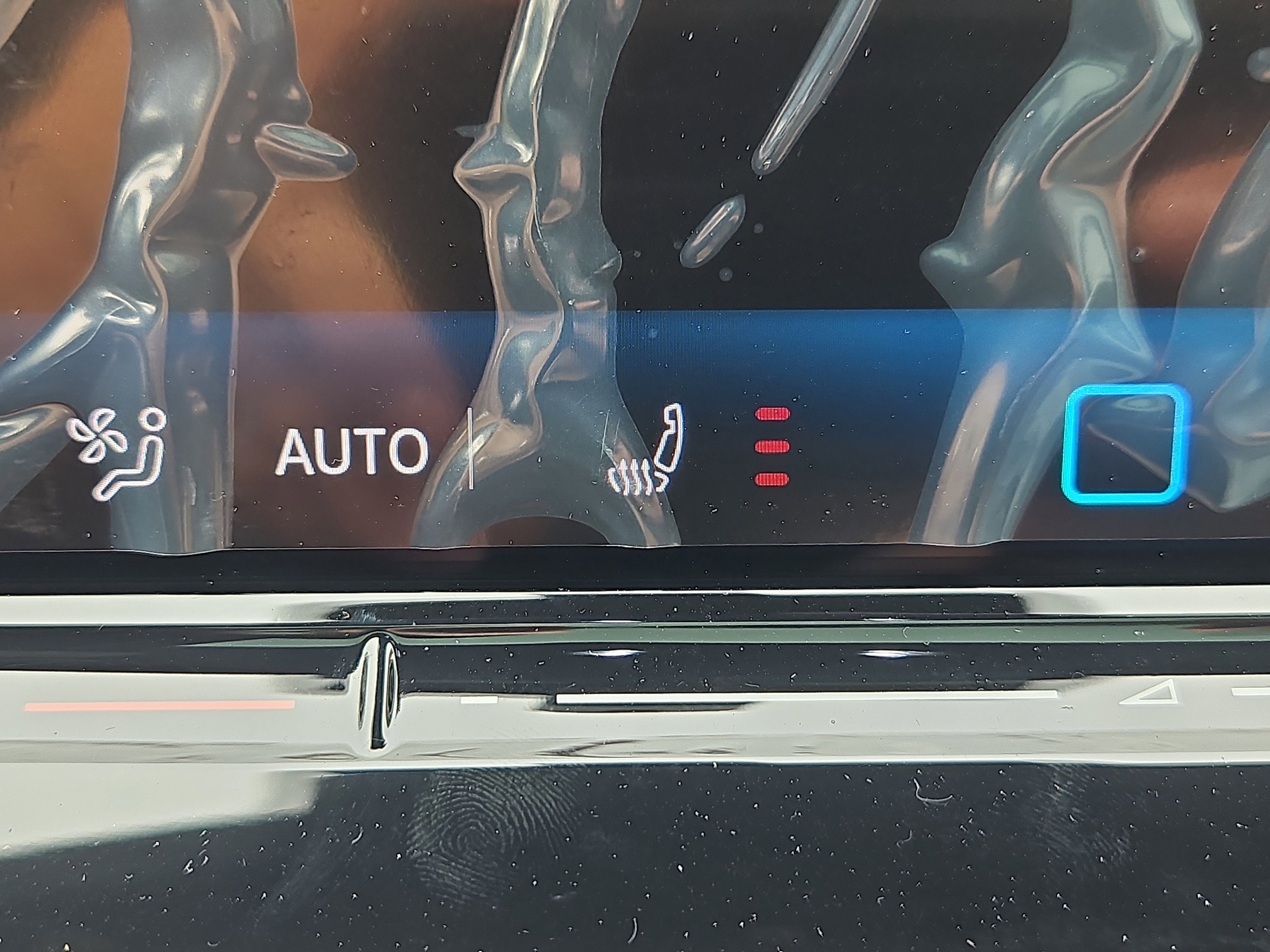 New 2025 Volkswagen Tiguan SE R-Line image 10