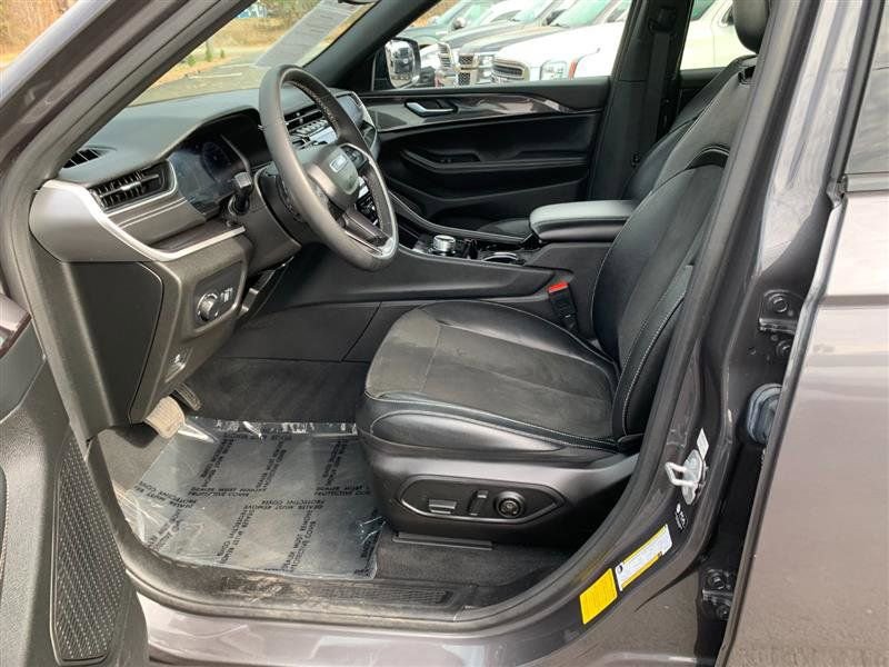 Used 2023 Jeep Grand Cherokee L Laredo image 37