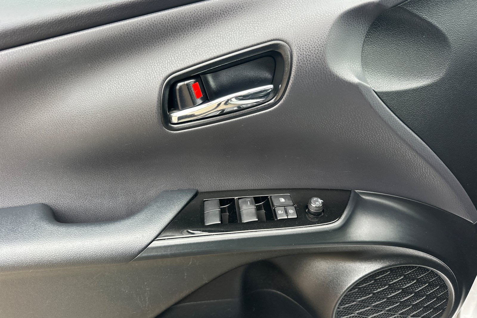 Certified 2022 Toyota Prius Prime XLE FWD image 12