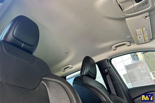 Used 2021 Jeep Cherokee Latitude Lux FWD image 21