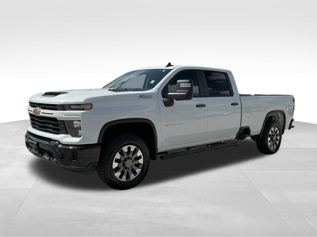 Used 2025 Chevrolet Silverado 2500 Custom w/ Custom Value Package AWD/4WD image 2