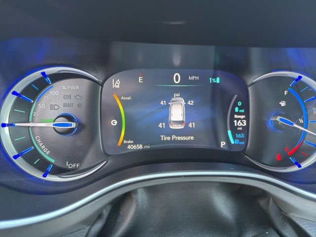 Used 2020 Chrysler Pacifica Limited w/ Quick Oder Package 2EV RED-S FWD image 24