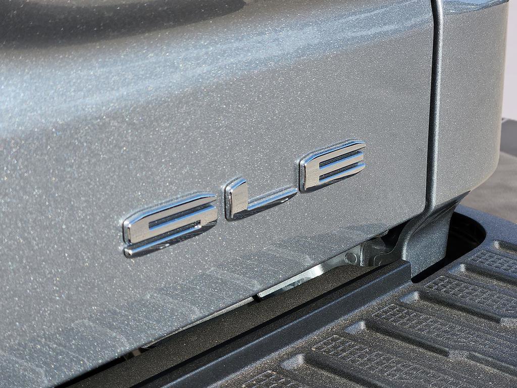 New 2026 GMC Sierra 1500 SLE w/ Preferred Package image 11