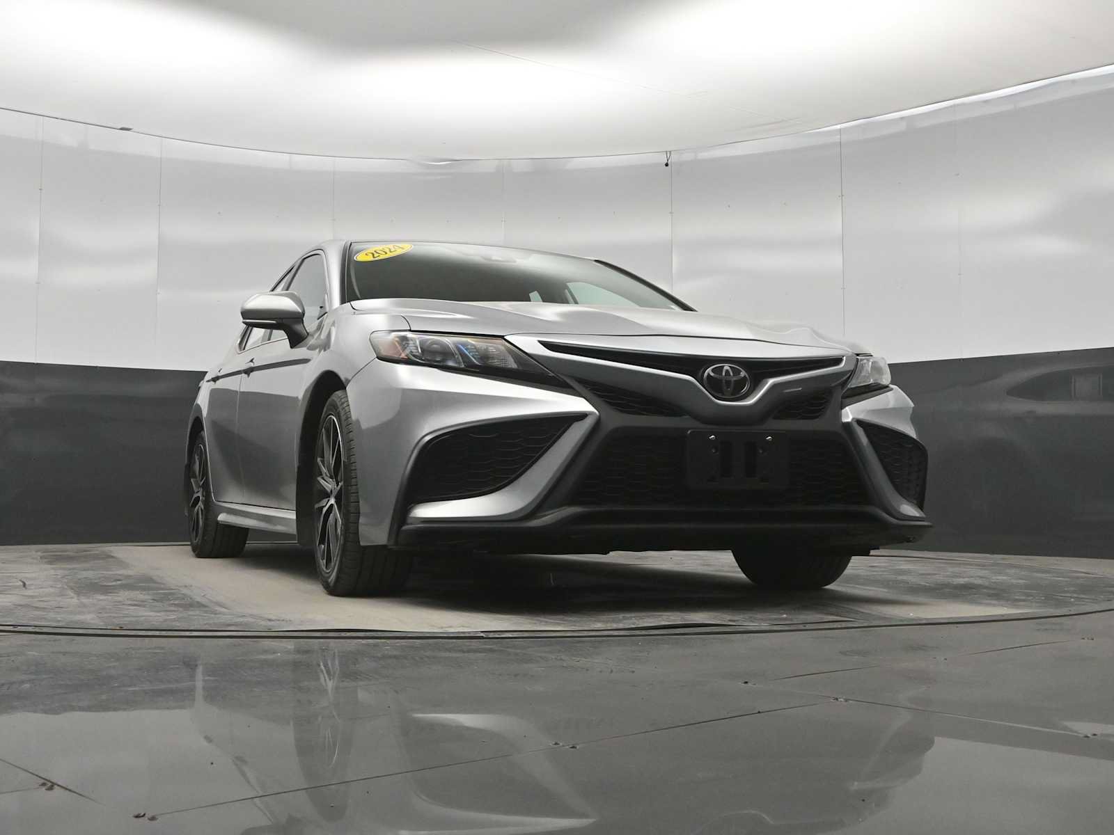Used 2024 Toyota Camry SE FWD image 32