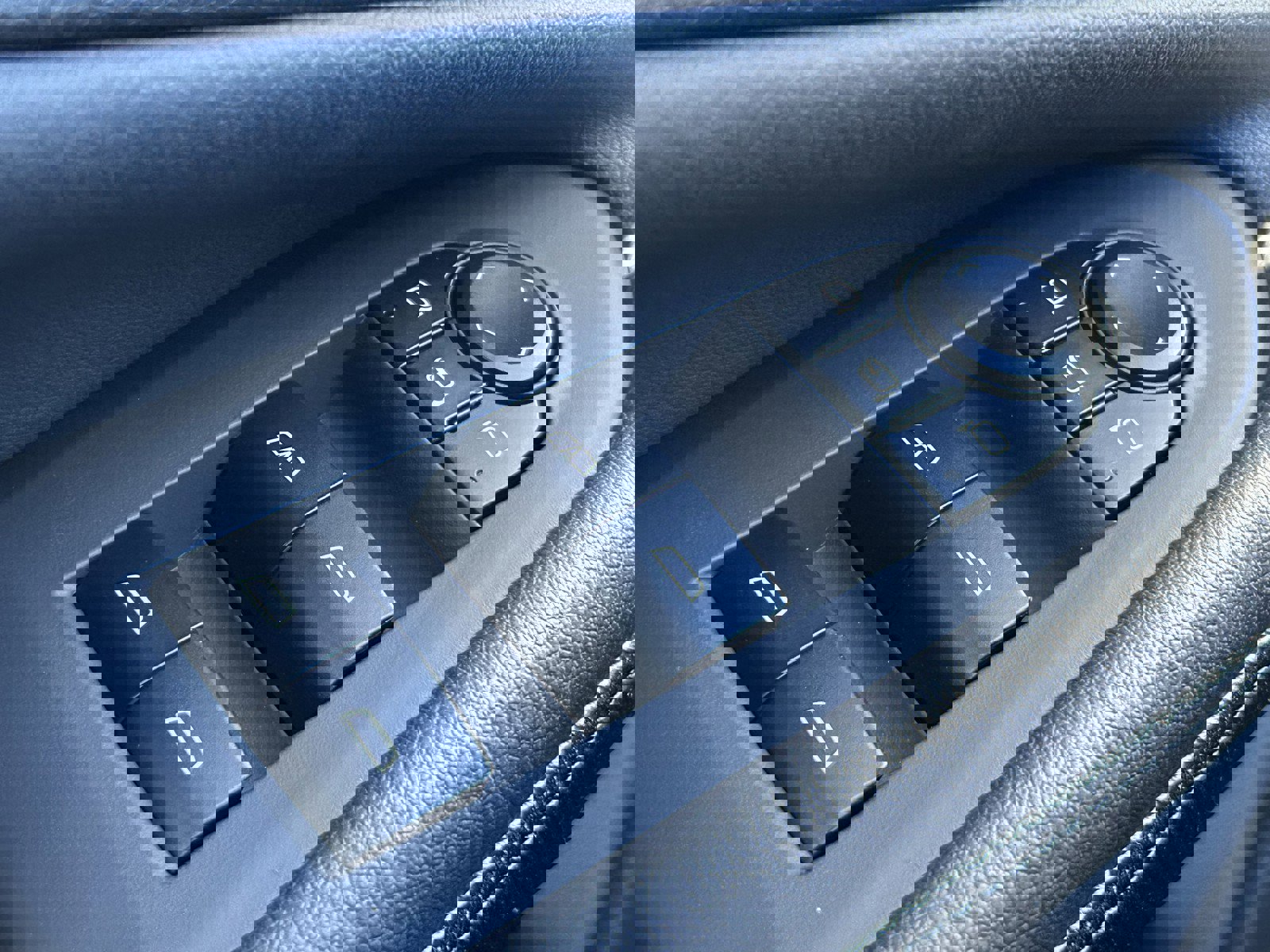 New 2026 Chevrolet Blazer EV LT w/ Super Cruise Package image 17