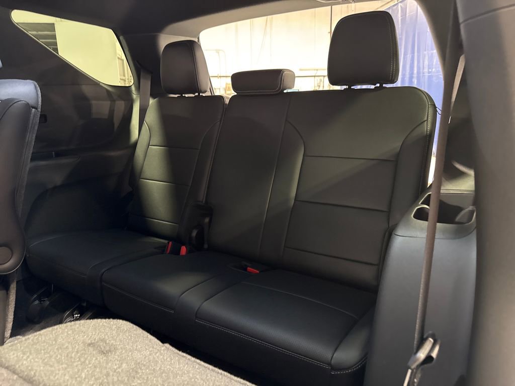 New 2026 Chevrolet Traverse LT w/ Midnight/Sport Edition AWD/4WD image 41