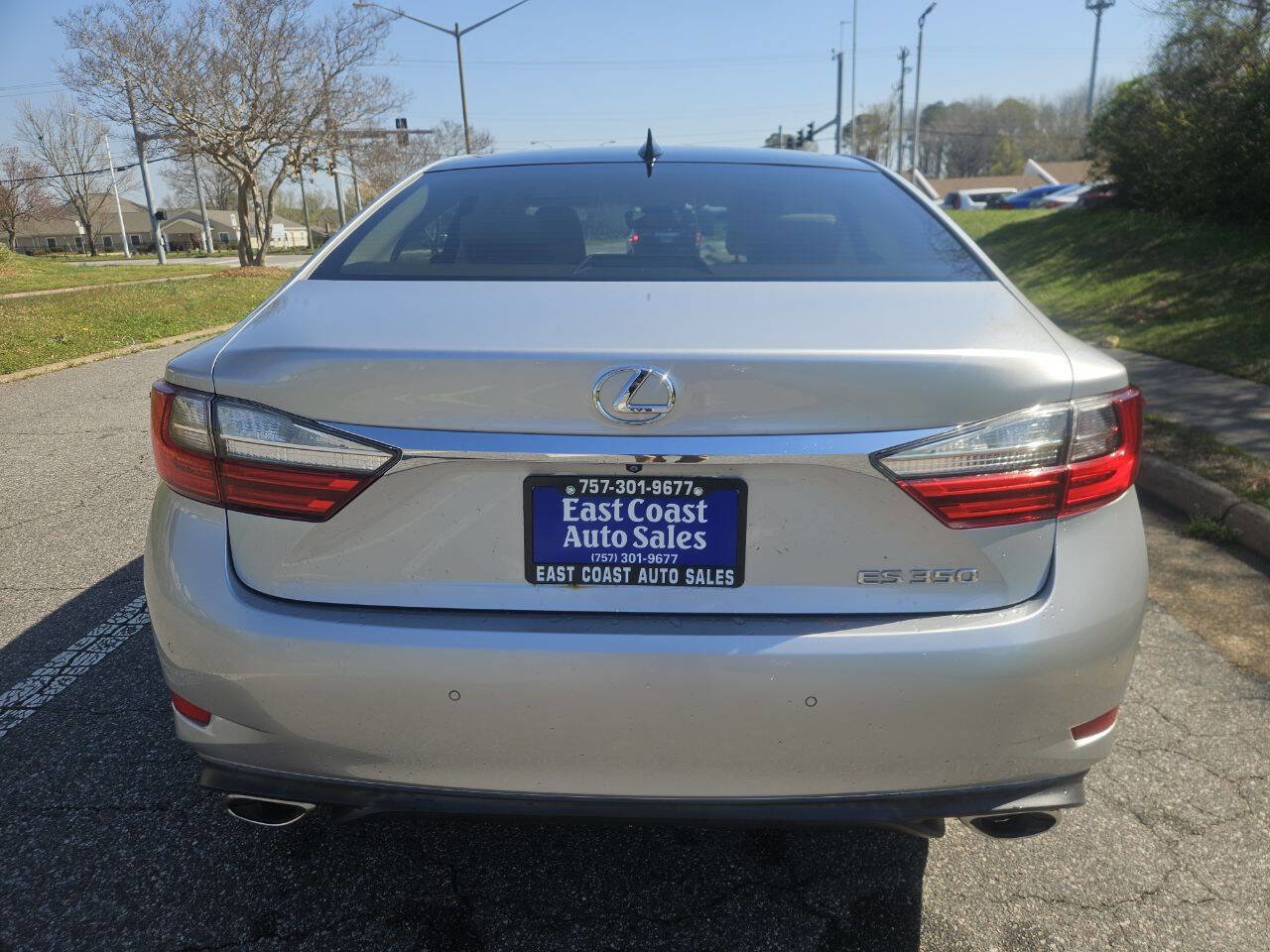 Used 2016 Lexus ES 350 w/ Luxury Package w/Wood Trim image 5