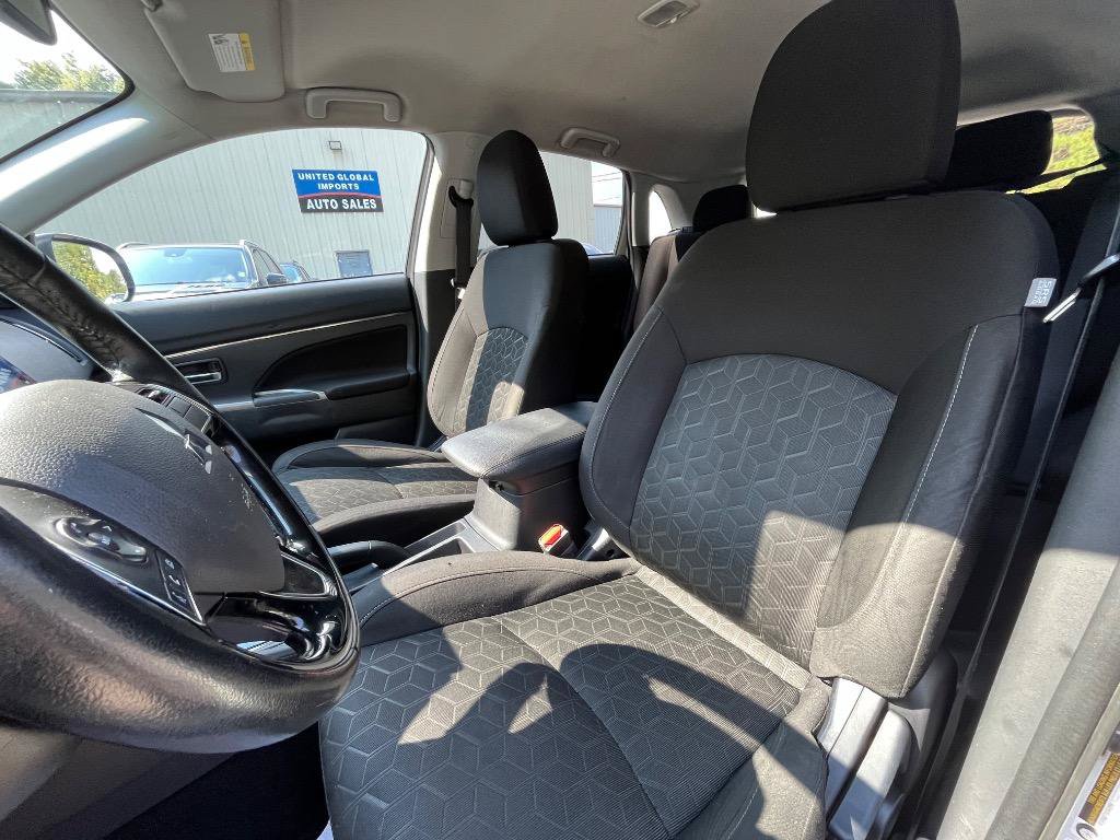 Used 2020 Mitsubishi Outlander Sport SE FWD image 14