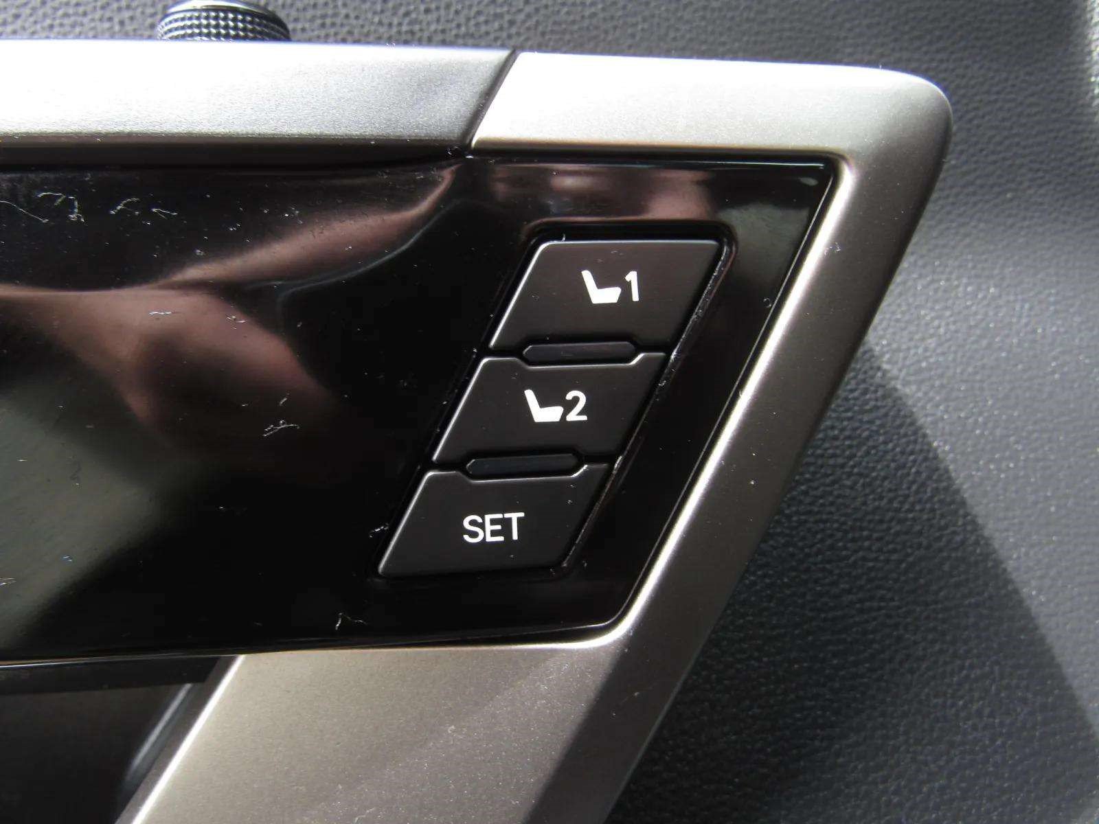 Used 2024 Toyota Sequoia Limited AWD/4WD image 24