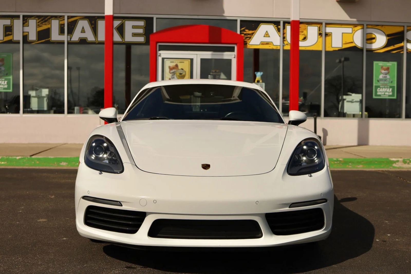 Used 2019 Porsche 718 Cayman RWD image 2