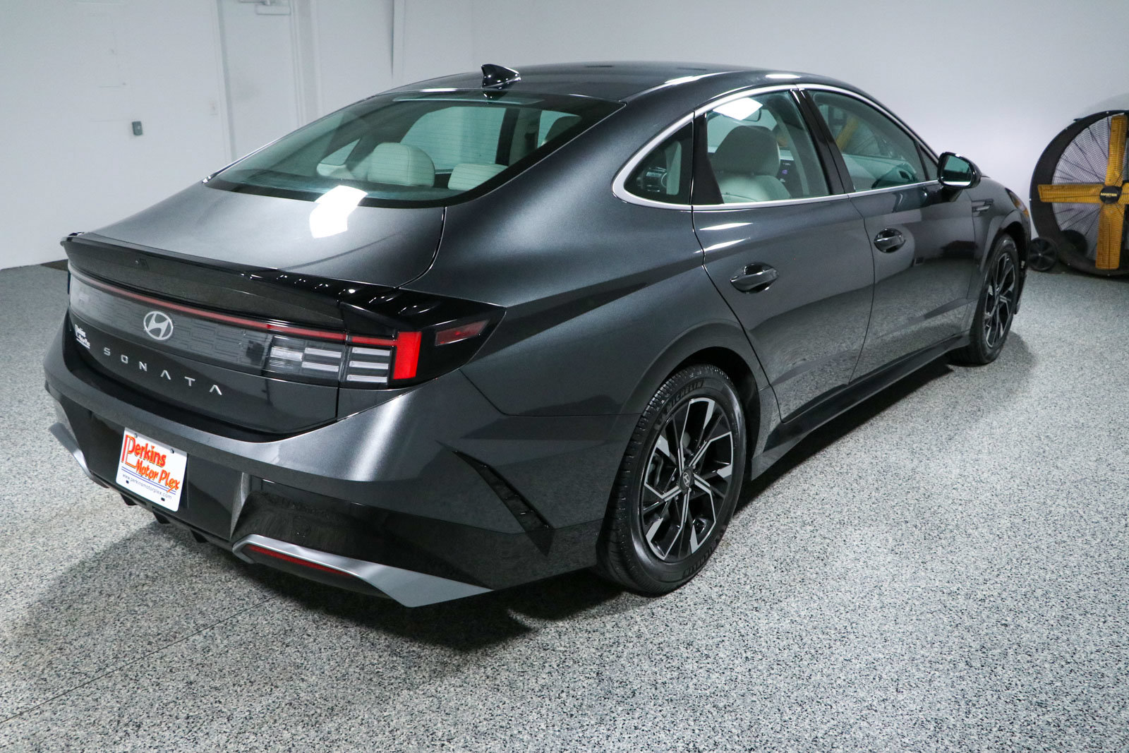 Used 2025 Hyundai Sonata SEL FWD image 7