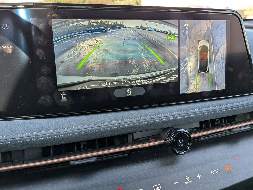 Used 2024 Nissan Ariya AWD image 16