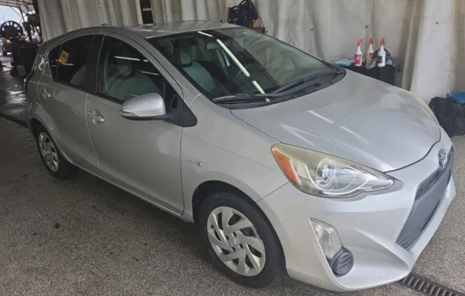 Used 2015 Toyota Prius C One FWD image 4
