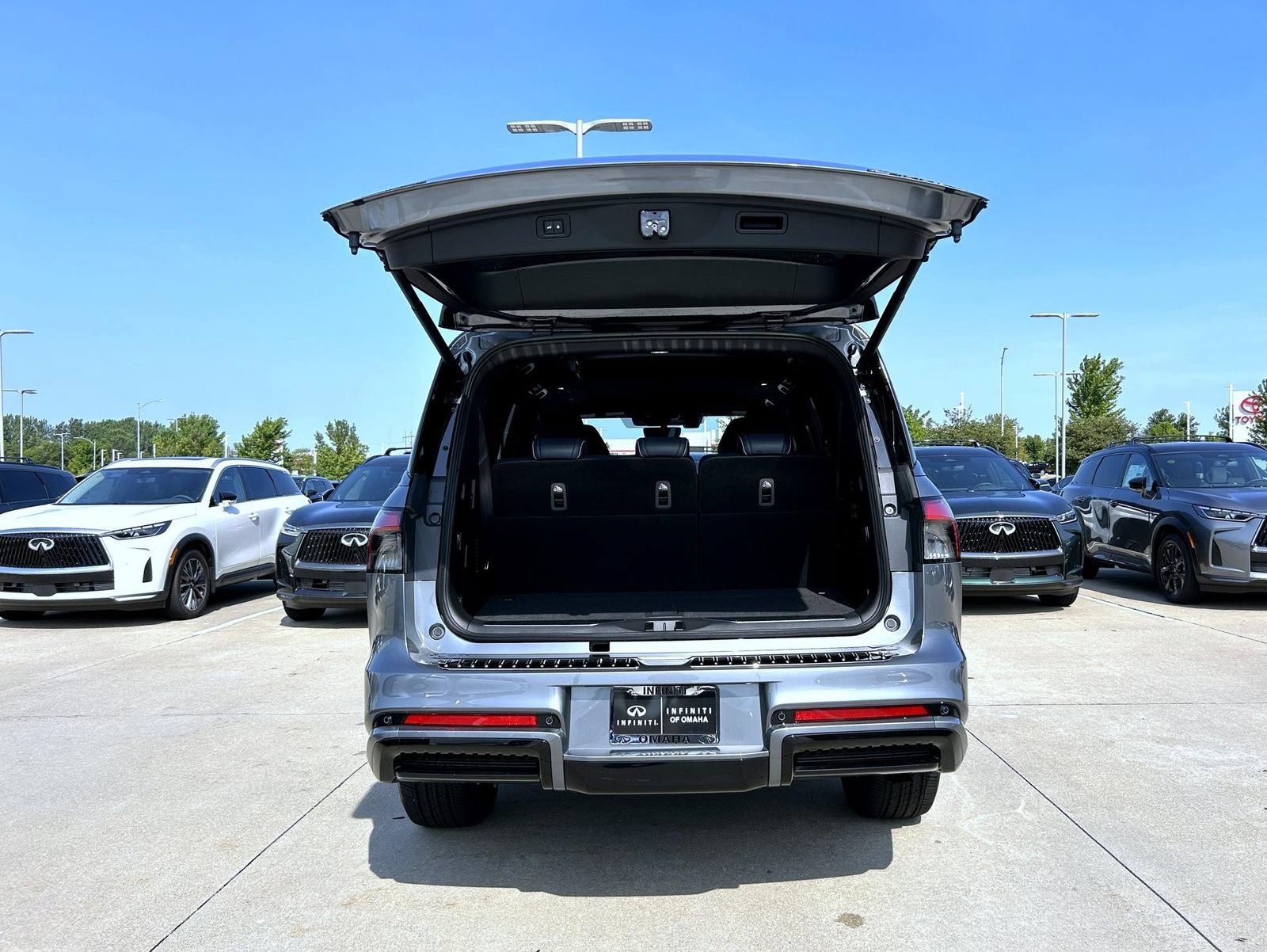 New 2027 INFINITI QX80 Sensory w/ Sport Exterior Package AWD/4WD image 23