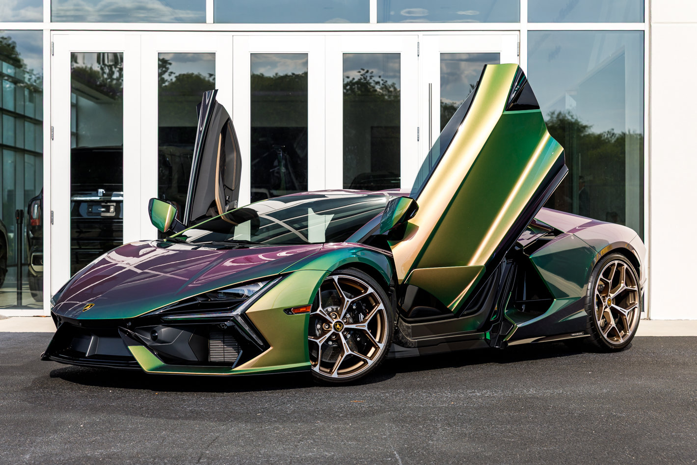Used 2024 Lamborghini Revuelto AWD/4WD image 22