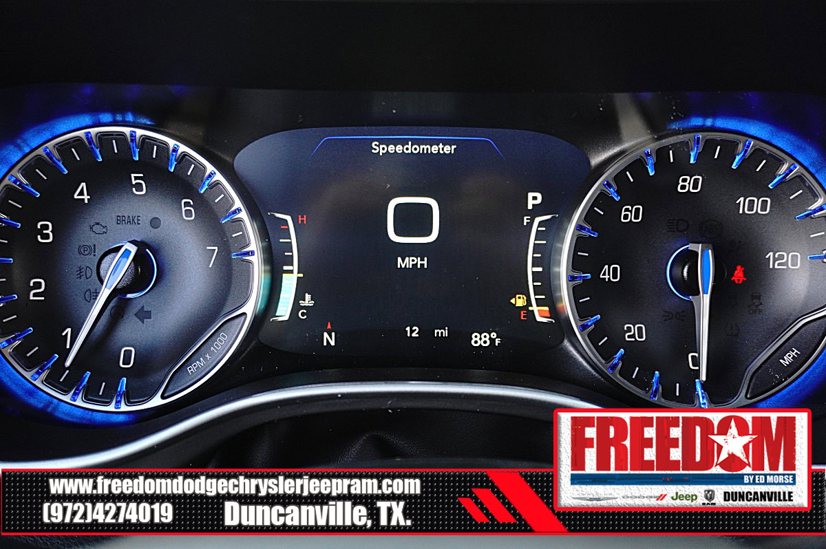 New 2027 Chrysler Pacifica Select w/ Family Tech Group FWD image 31