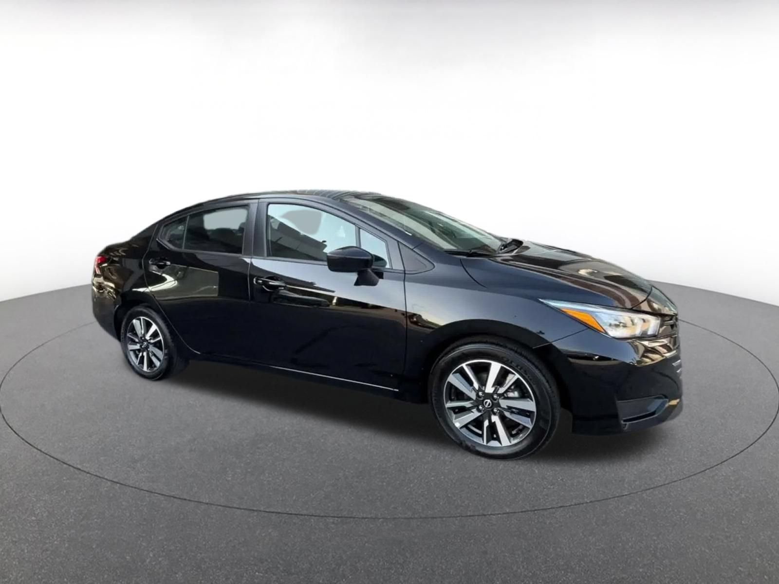 Used 2025 Nissan Versa SV FWD video 2