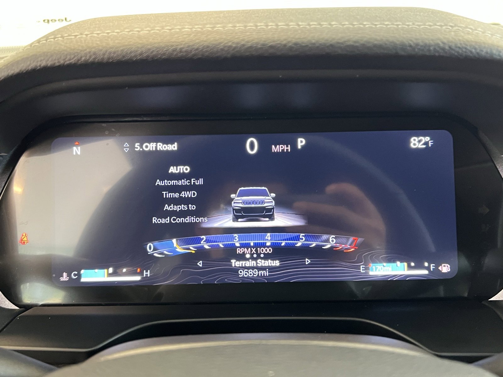 Used 2024 Jeep Grand Cherokee L Limited w/ Black Appearance Package image 8