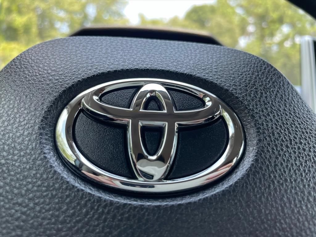 Used 2023 Toyota RAV4 LE FWD image 20