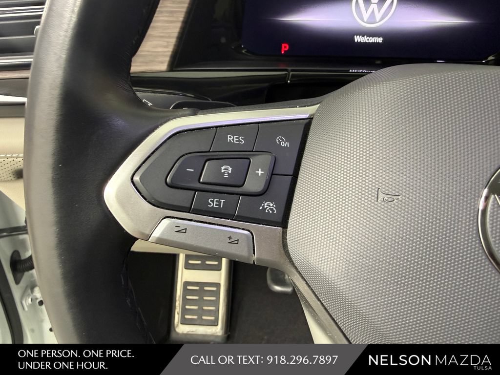 Used 2024 Volkswagen Atlas SEL Premium R-Line AWD/4WD image 23