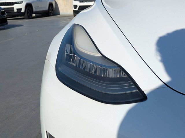 Used 2018 Tesla Model 3 Long Range image 8