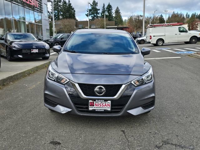 Used 2021 Nissan Versa SV image 3