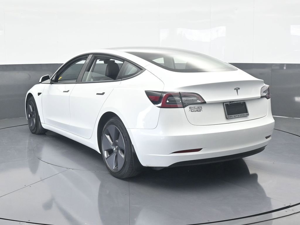 Used 2023 Tesla Model 3 Standard Range image 4