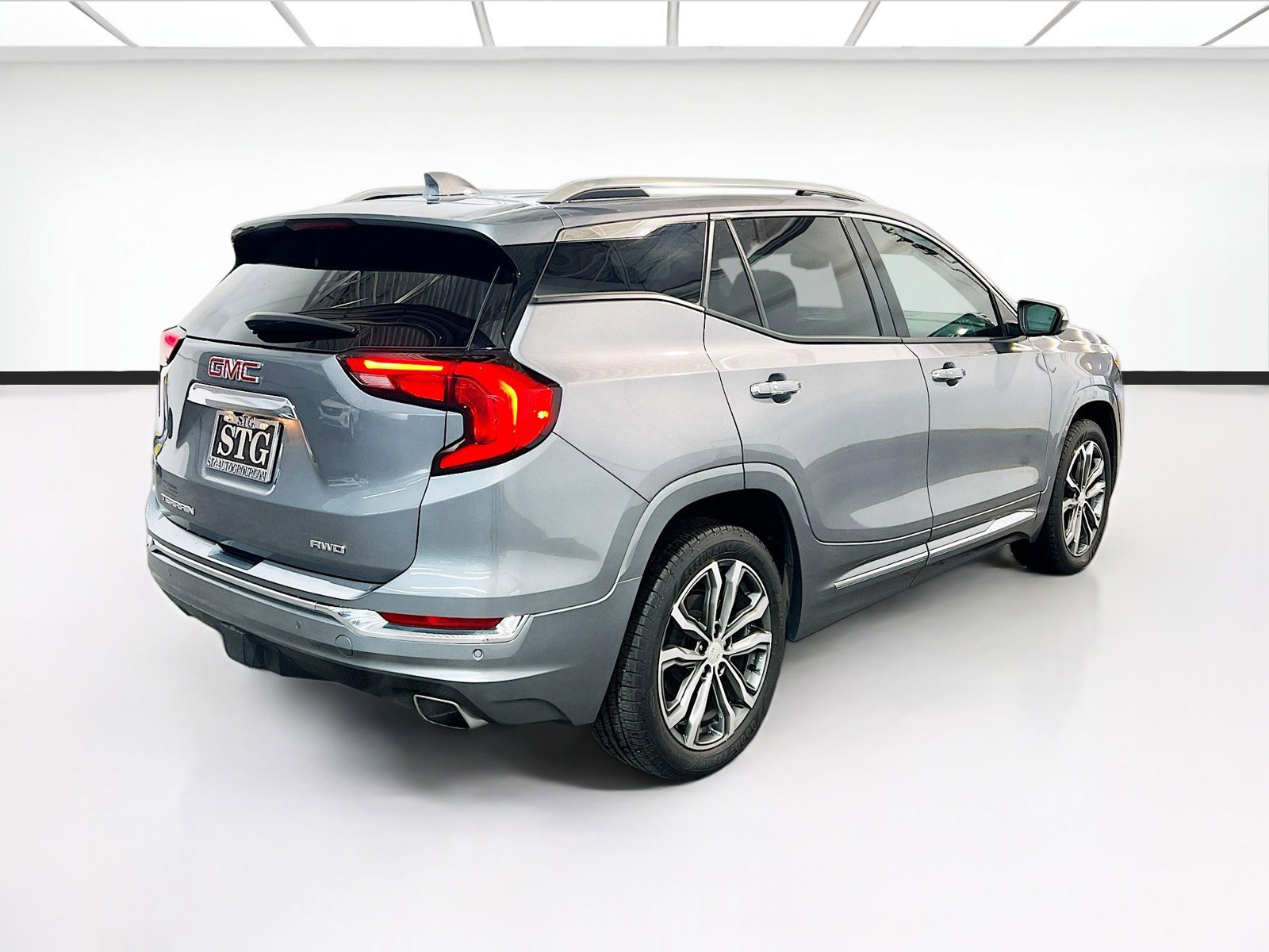 Used 2018 GMC Terrain Denali w/ Comfort Package image 4