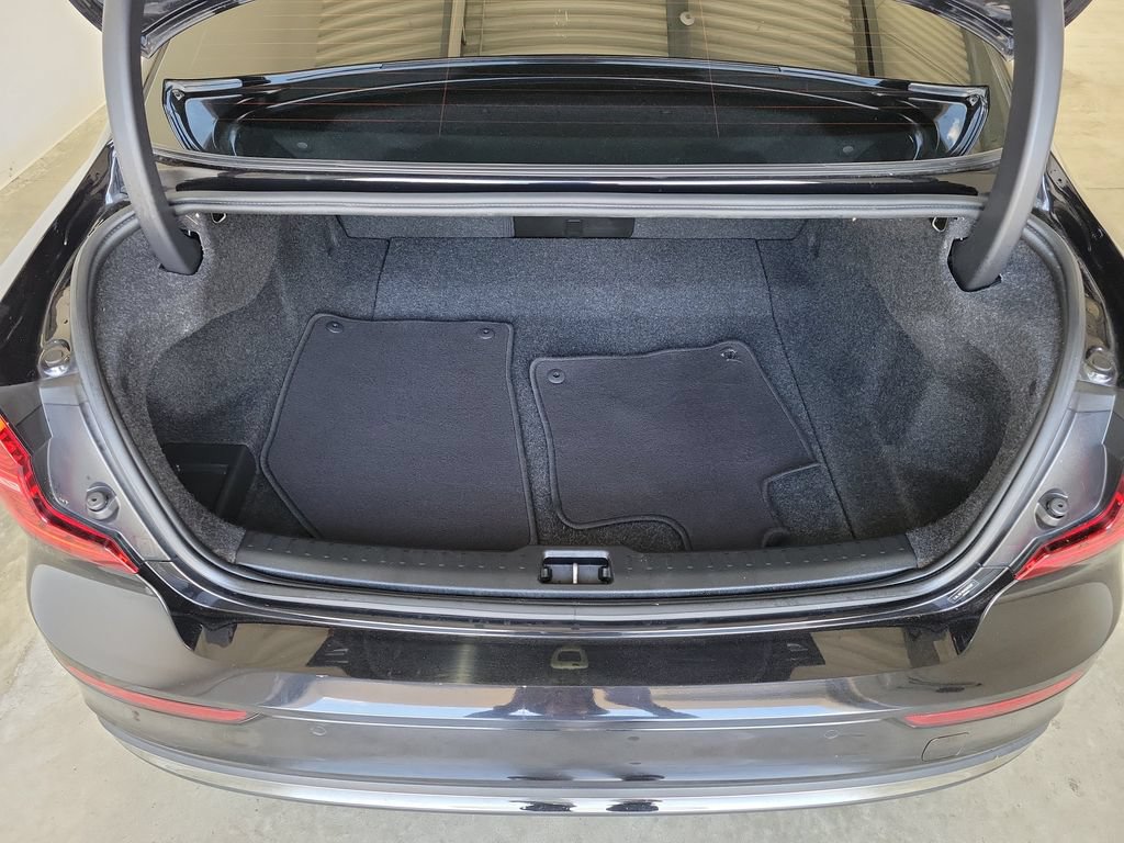 Used 2024 Volvo S60 B5 Plus w/ Climate Package FWD image 10