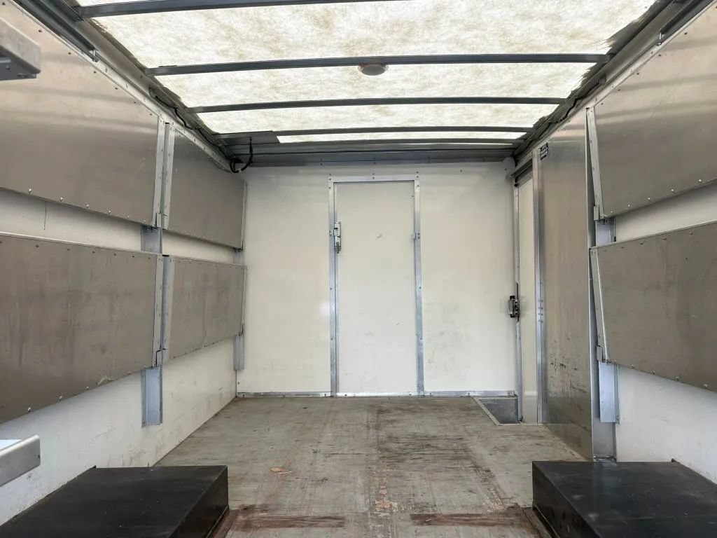 Used 2022 Chevrolet Express 4500 w/ Power Convenience Package RWD image 17