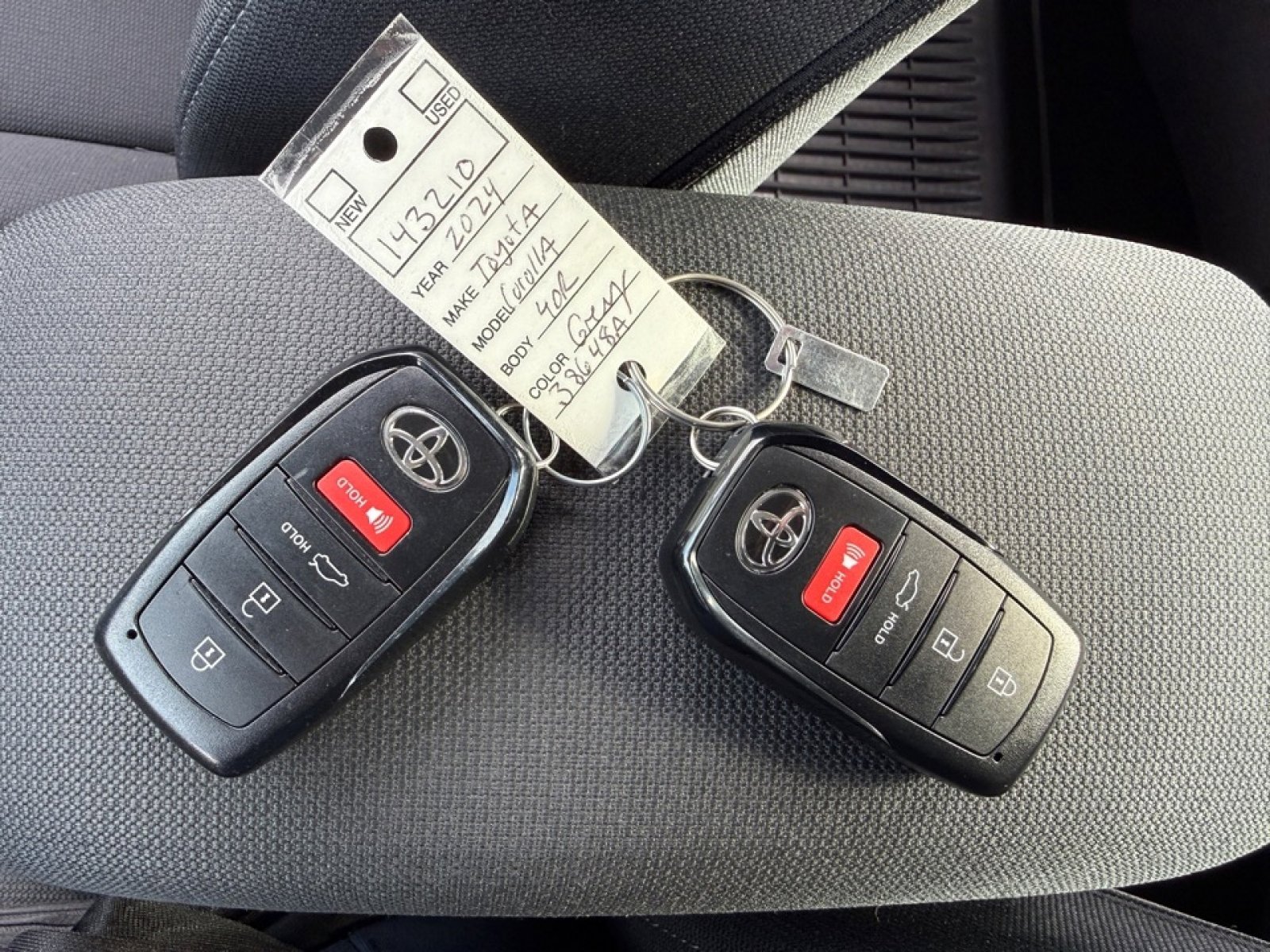 Used 2024 Toyota Corolla LE image 39