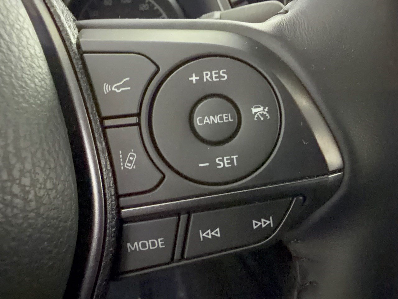 Used 2024 Toyota Camry SE w/ Convenience Package FWD image 19