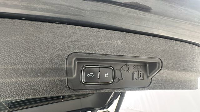 Used 2023 Ford Explorer ST-Line w/ Class IV Trailer Tow Package image 17