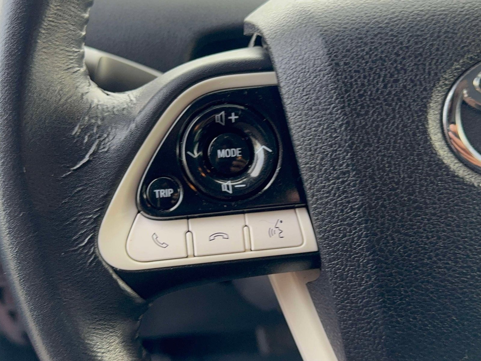 Used 2017 Toyota Prius Prime Premium image 20