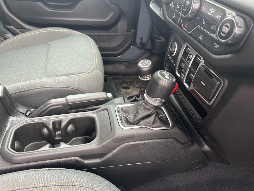 Used 2025 Jeep Wrangler Sport S image 63