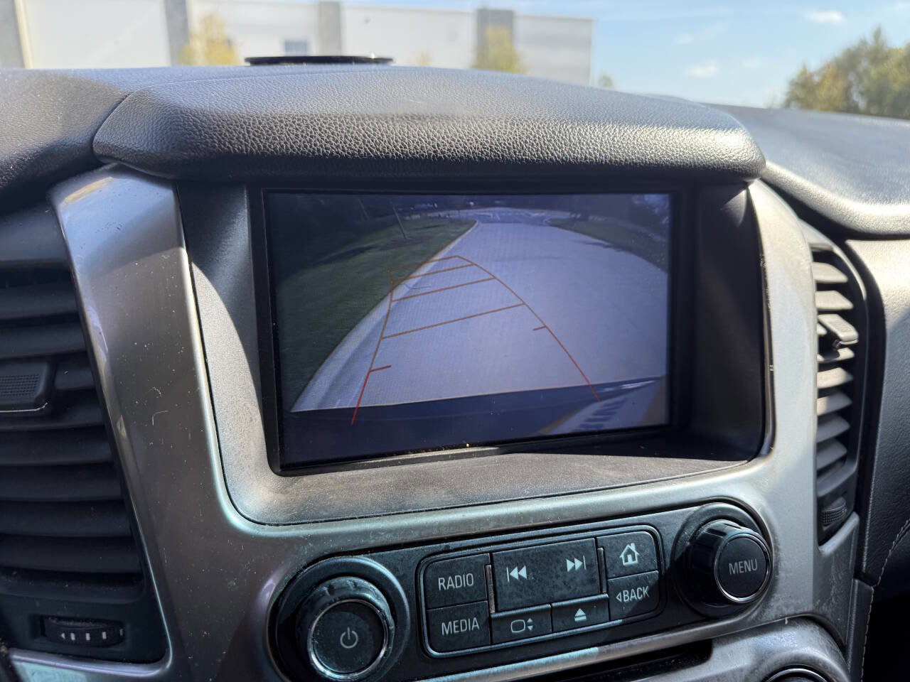 Used 2018 Chevrolet Suburban LT image 22