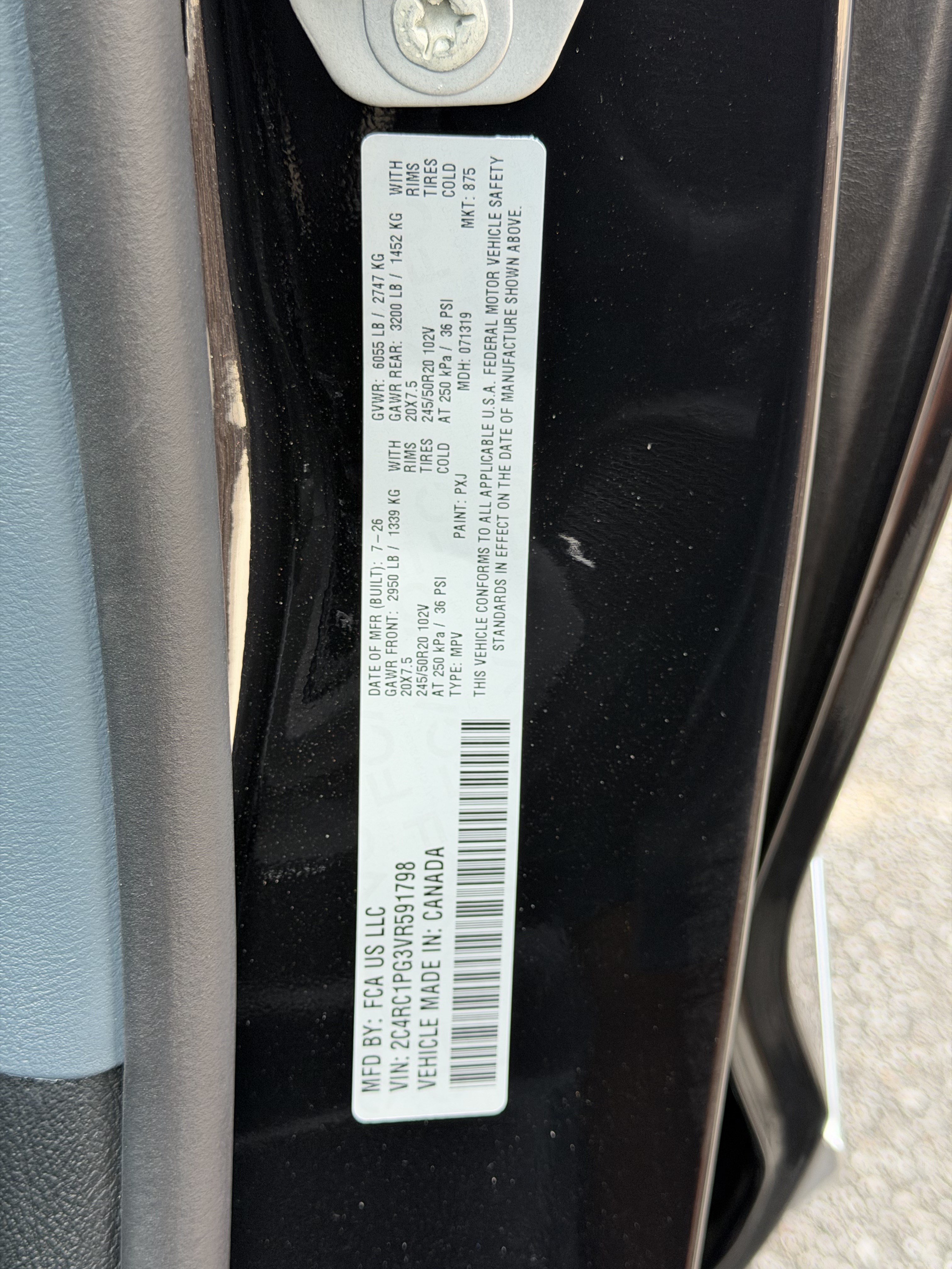 New 2027 Chrysler Pacifica Pinnacle w/ Theater Group FWD image 41