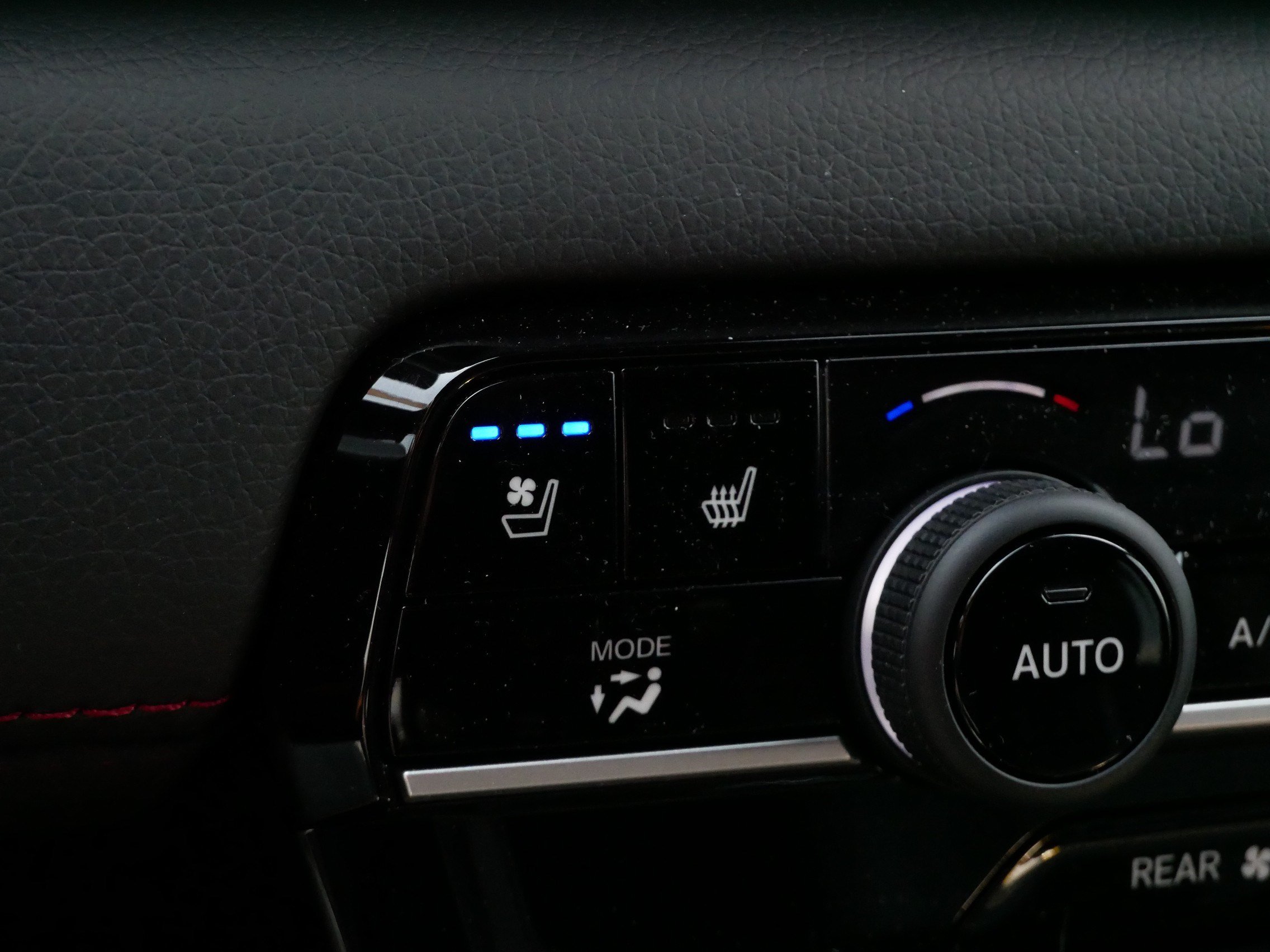 Certified 2026 Honda Pilot Black Edition image 31