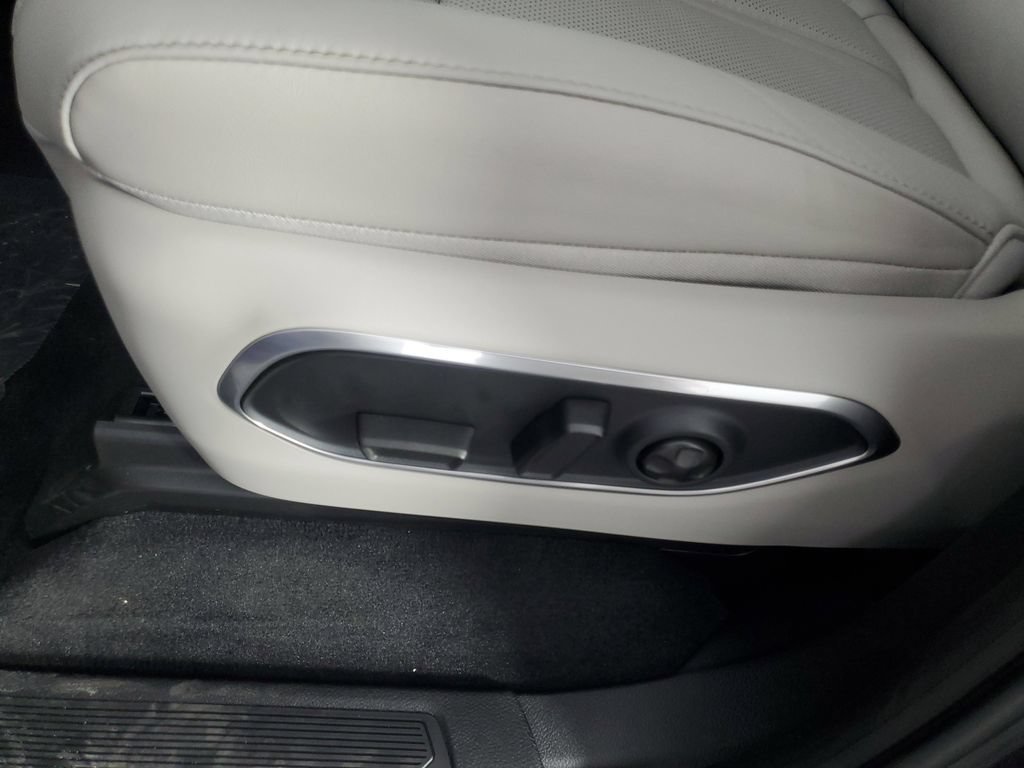 New 2026 Jeep Grand Wagoneer L Limited AWD/4WD image 30
