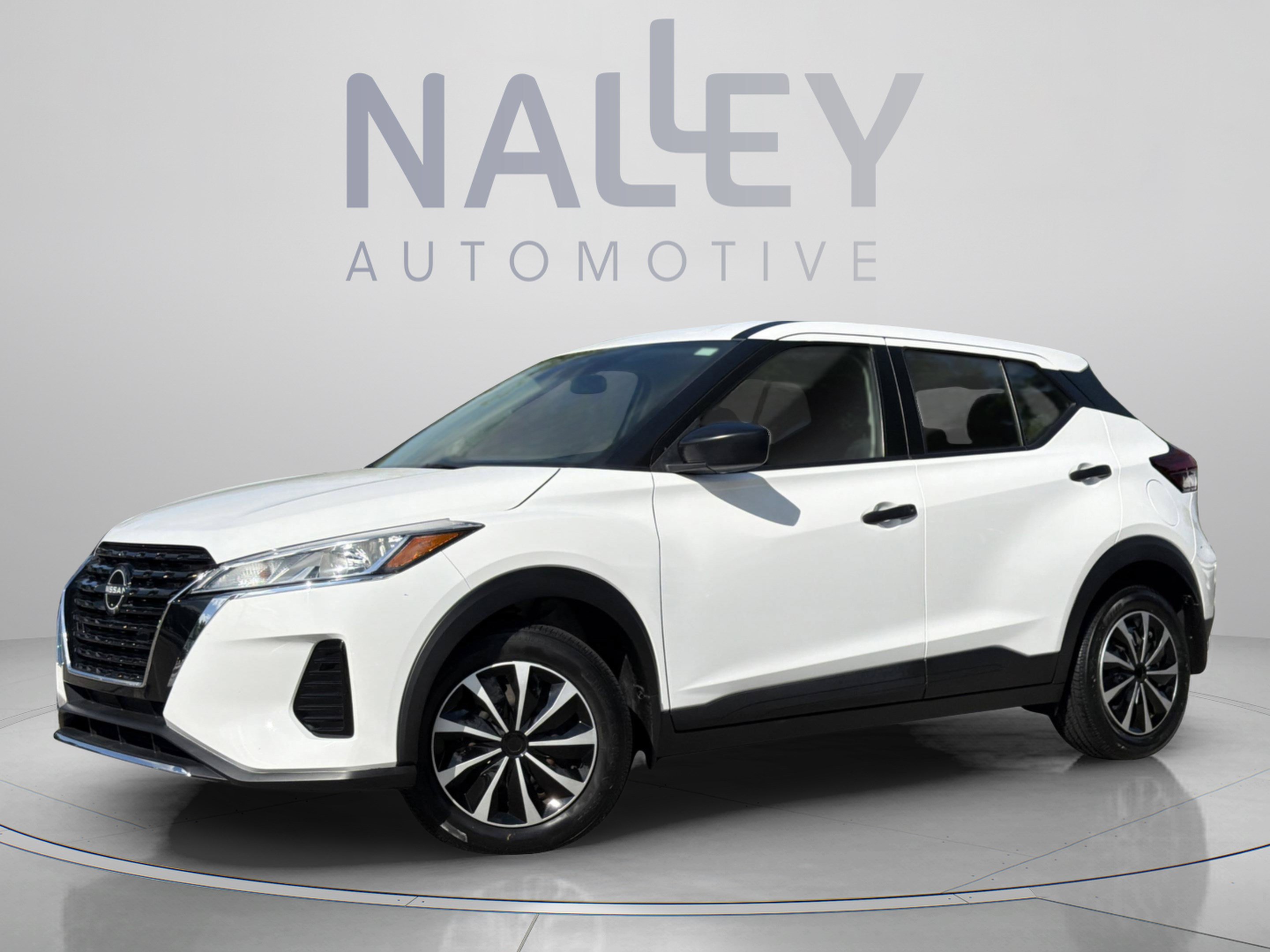 Used 2022 Nissan Kicks S FWD image 1