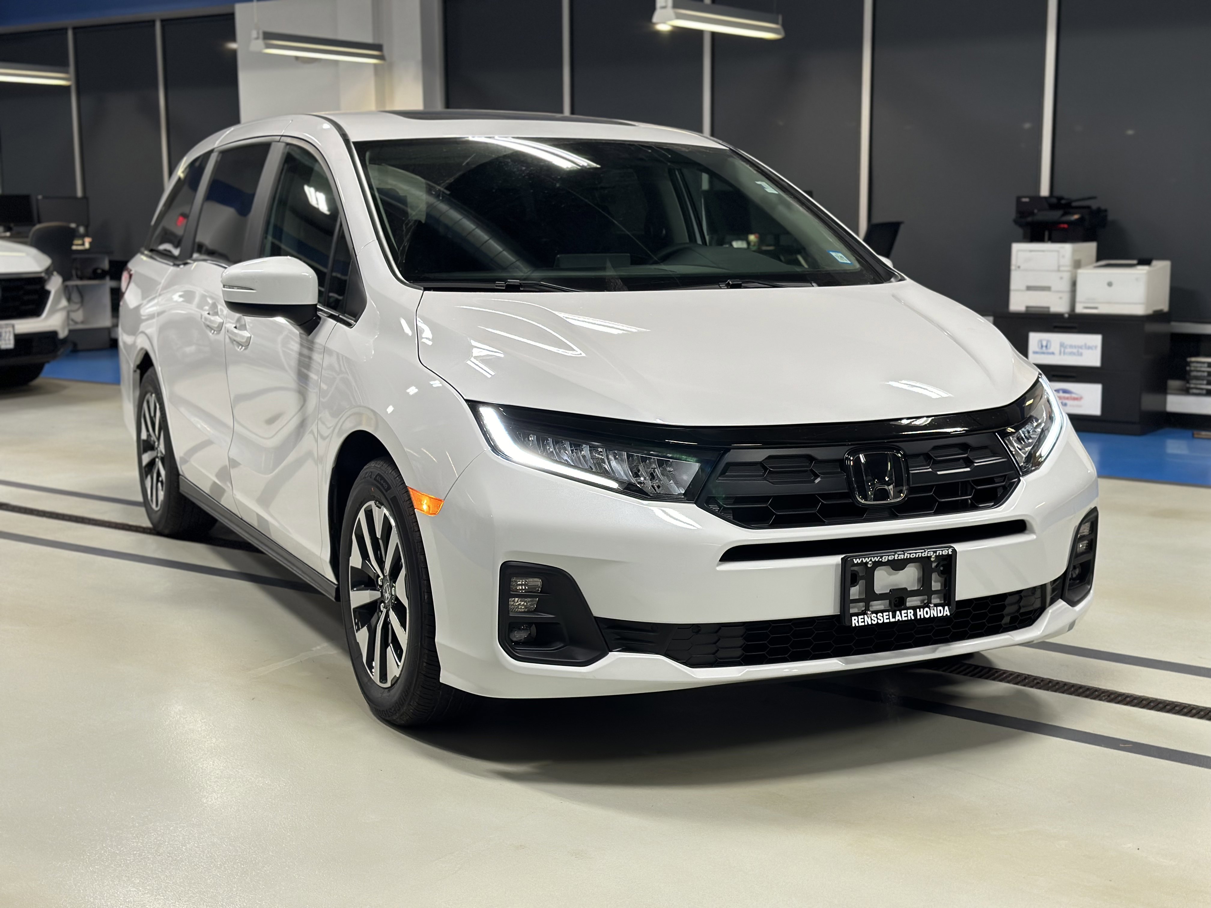 New 2026 Honda Odyssey EX-L image 3