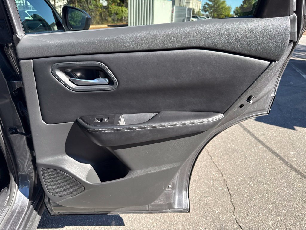 Certified 2024 Nissan Rogue SV FWD image 37